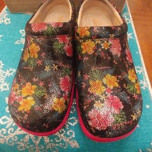 Womens Alegria professional clogs size 38